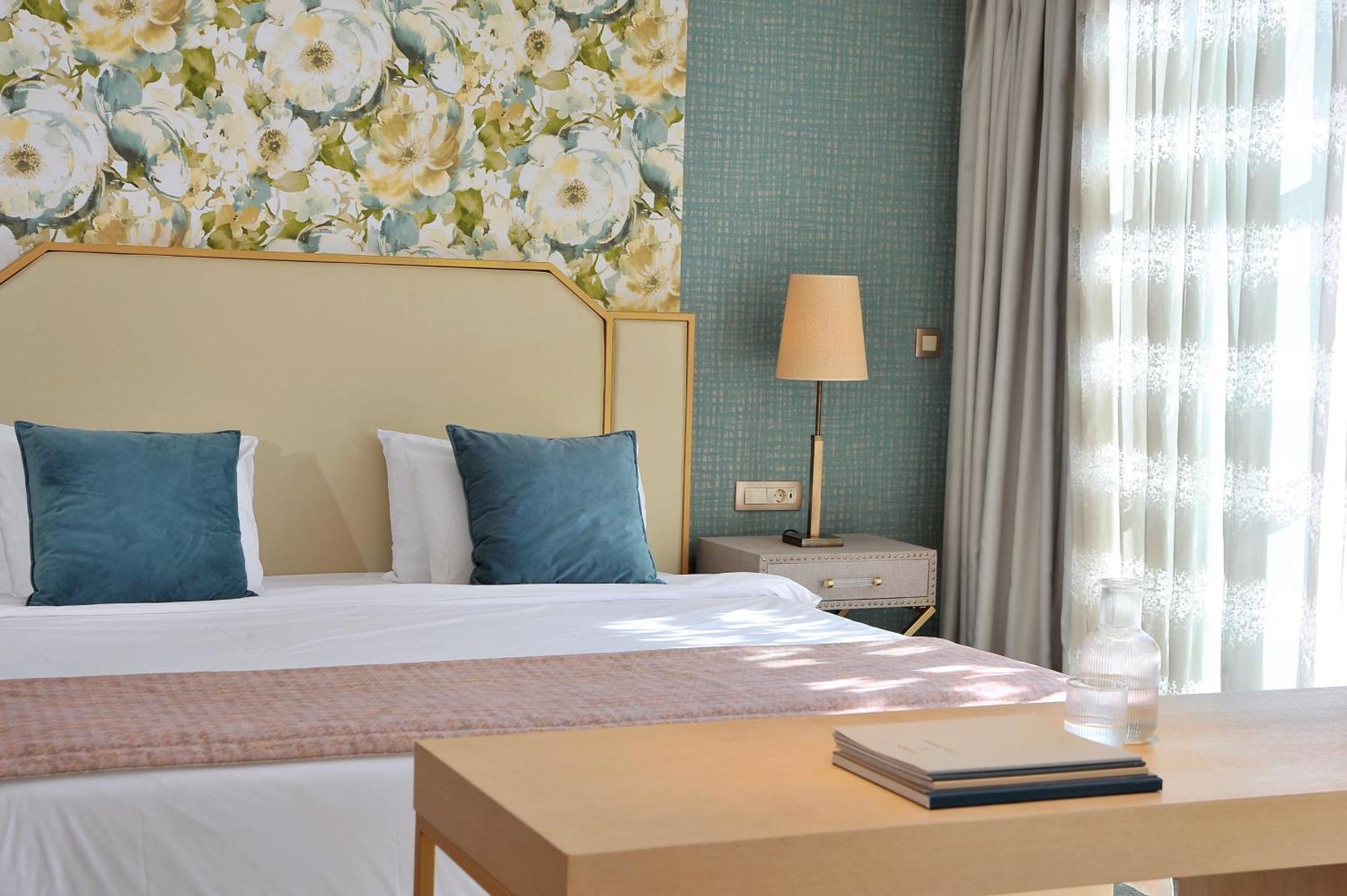 Airotel Stratos Vassilikos Hotel 4*