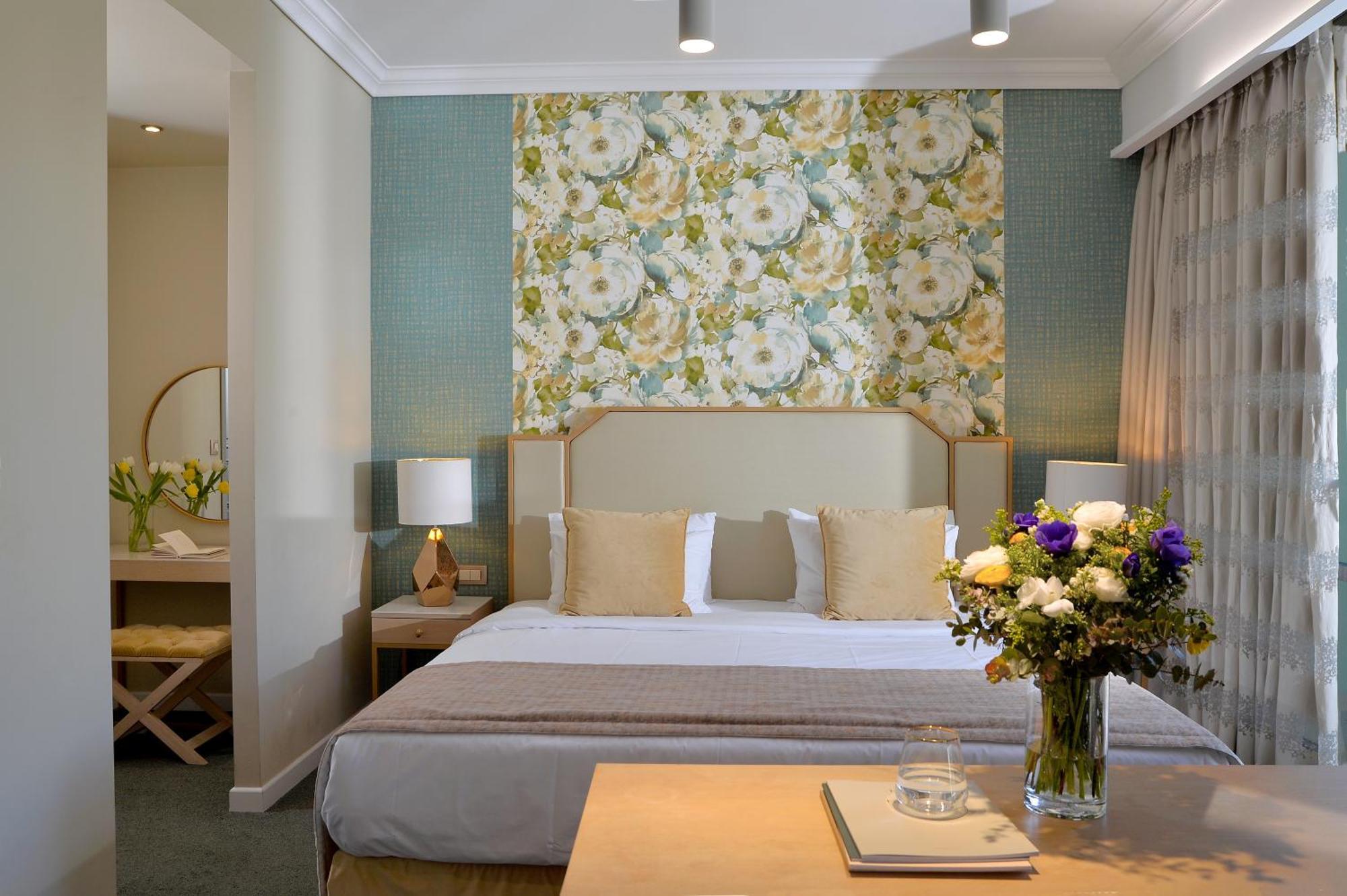 Airotel Stratos Vassilikos Hotel 4*